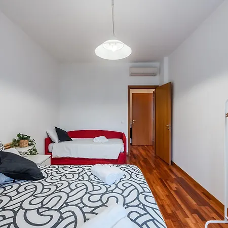 Апартаменты Tolstoj 1, Superior By Smartstay - Via Tortona, M4, Navigli